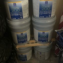 Pinturas nueva flat 120 cada cubeta bonito color Swiss Coffee casi blanco