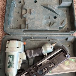 Hitachi 15 Gauge Finish Nail Gun