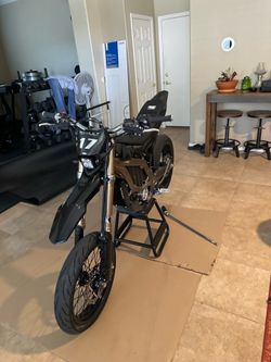 2025 Surron ultra bee, will negotiate on price