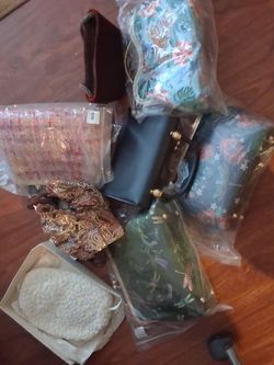 Multicolor Tweed Clutch Bag with Chain Strap