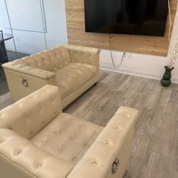 3 Piece Couch (3rd Piece Not Pictured In Cover Photo) 