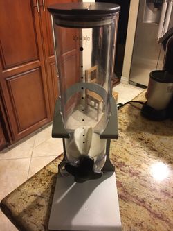 Dry Food Dispenser $10 Obo 