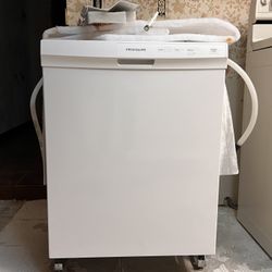 Frigidaire Dishwasher 