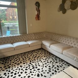 Modern L-Shaped Sectional Couch – Great Condition
