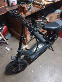 GT12 electric scooter