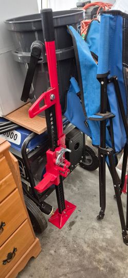 Unused farm jack