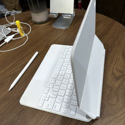 APPLE Magic Keyboard & 2nd Generation Pen
