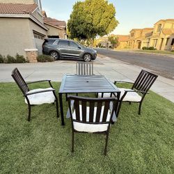 Beautiful nice quality Better Homes and Garden Patio Table and Four comfortable wide Chairs with Six Cushions reduced to $225 (Originally $450)