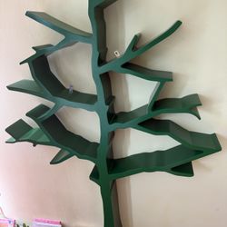 TREE-SHAPED BOOKCASE