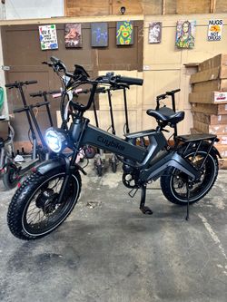 bicicleta eléctrica plegable Euybike K6 Pro con neumáticos fat tire negros.Motor: Cuenta con un motor de alta velocidad de 1000W o hasta 1500W de pote