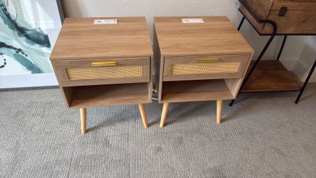 2 modern nightstands