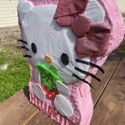 Hello Kitty Piñata
