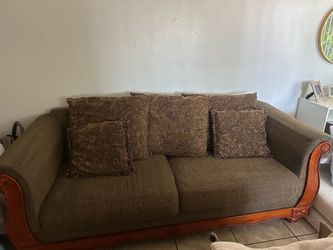FREE COUCHES