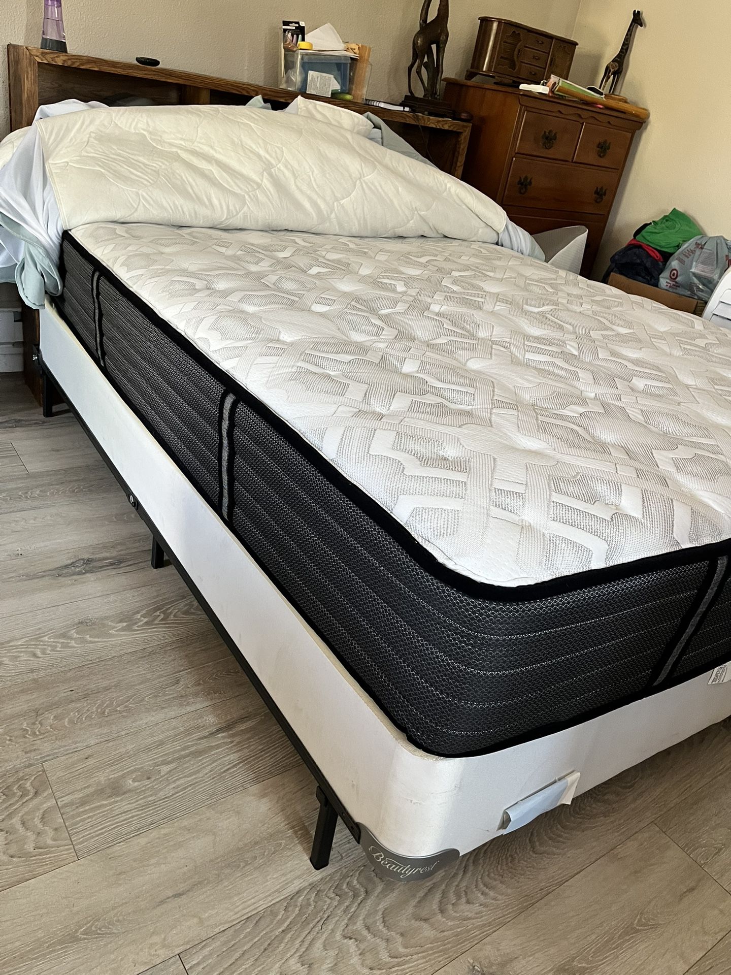 Queen Beauty rest Mattress With Box Spring