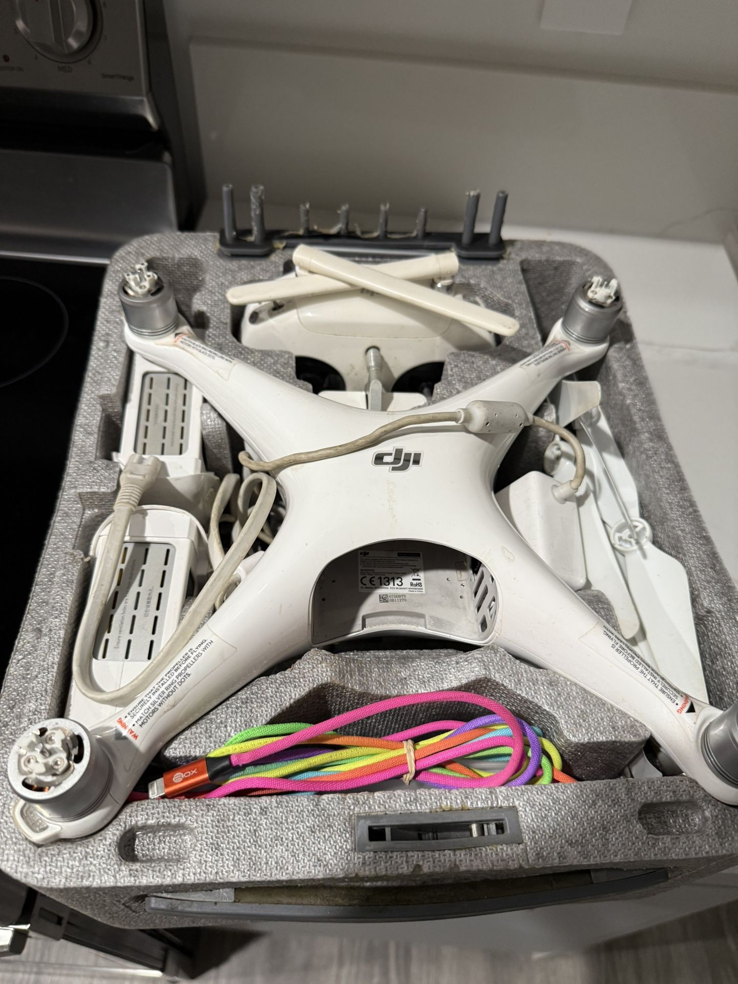 DJI Phantom Drone + 2 batteries, Controller, Propellers — Good condition