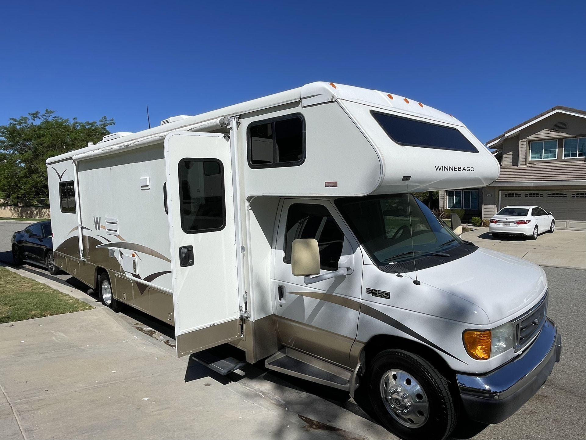 2006 Winnebago Outlook 31C