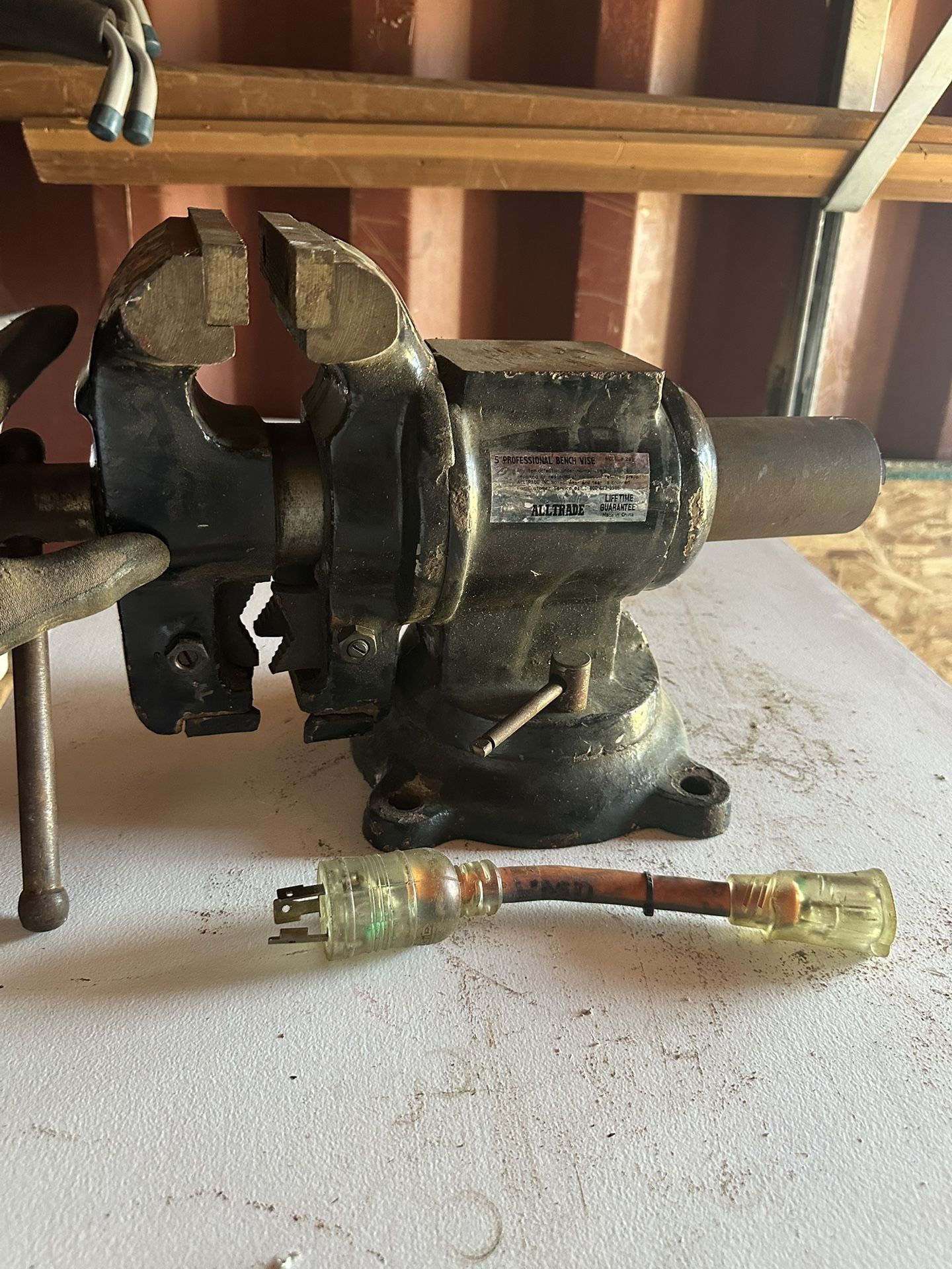 Multi Adjustment HD Vise