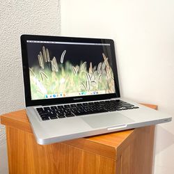 Apple MacBook Pro 13” 09 4GB//120GB SSD Fully Functional