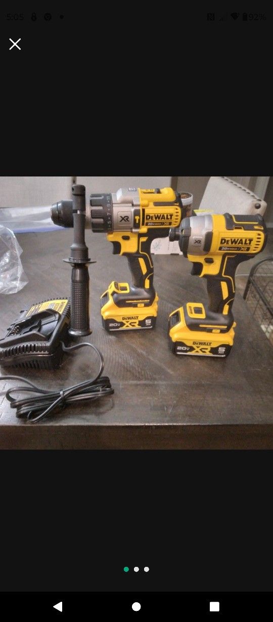 New DeWalt 20v Cordless Brushless Hammer Drill/Impact Combo Kit