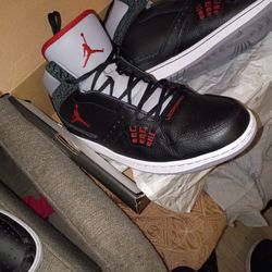 Jordan 1 Flight Mids