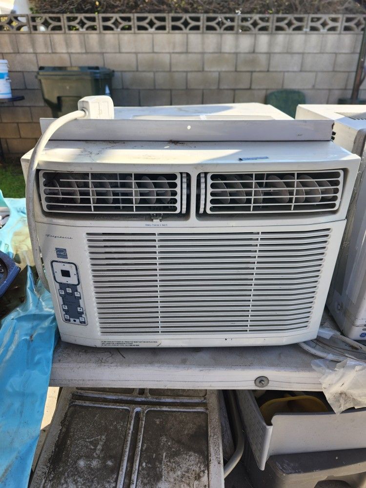 Air Conditioner 12,000 Btu