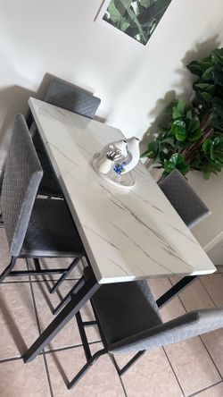 Modern Dining Table Set with 4 Velvet Chairs