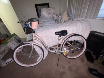Pink Bayside cruiser bicycle