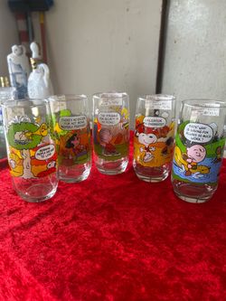 1983 Charlie Brown collectibles. Complete set of 5. Excellent condition.