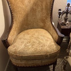Antique Curved Back Longe Chair