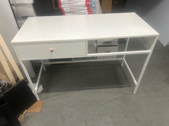 Desk/table