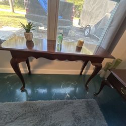 Matching End Tables With Bonus Table. 