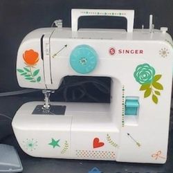Working Singer Sewing Machine Model 1234