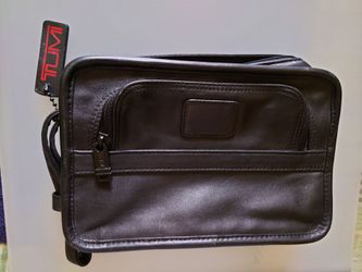 Tumi Black Leather Travel Clutch Organizer Wristlet