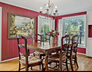 Henredon Orleans Draw-Leaf Dining Table with 6 Chairs
