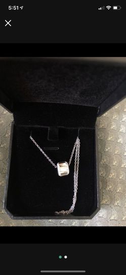 Necklace, Round Pendant BRAND NEW $10