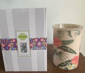Pretty paradise scentsy warmer