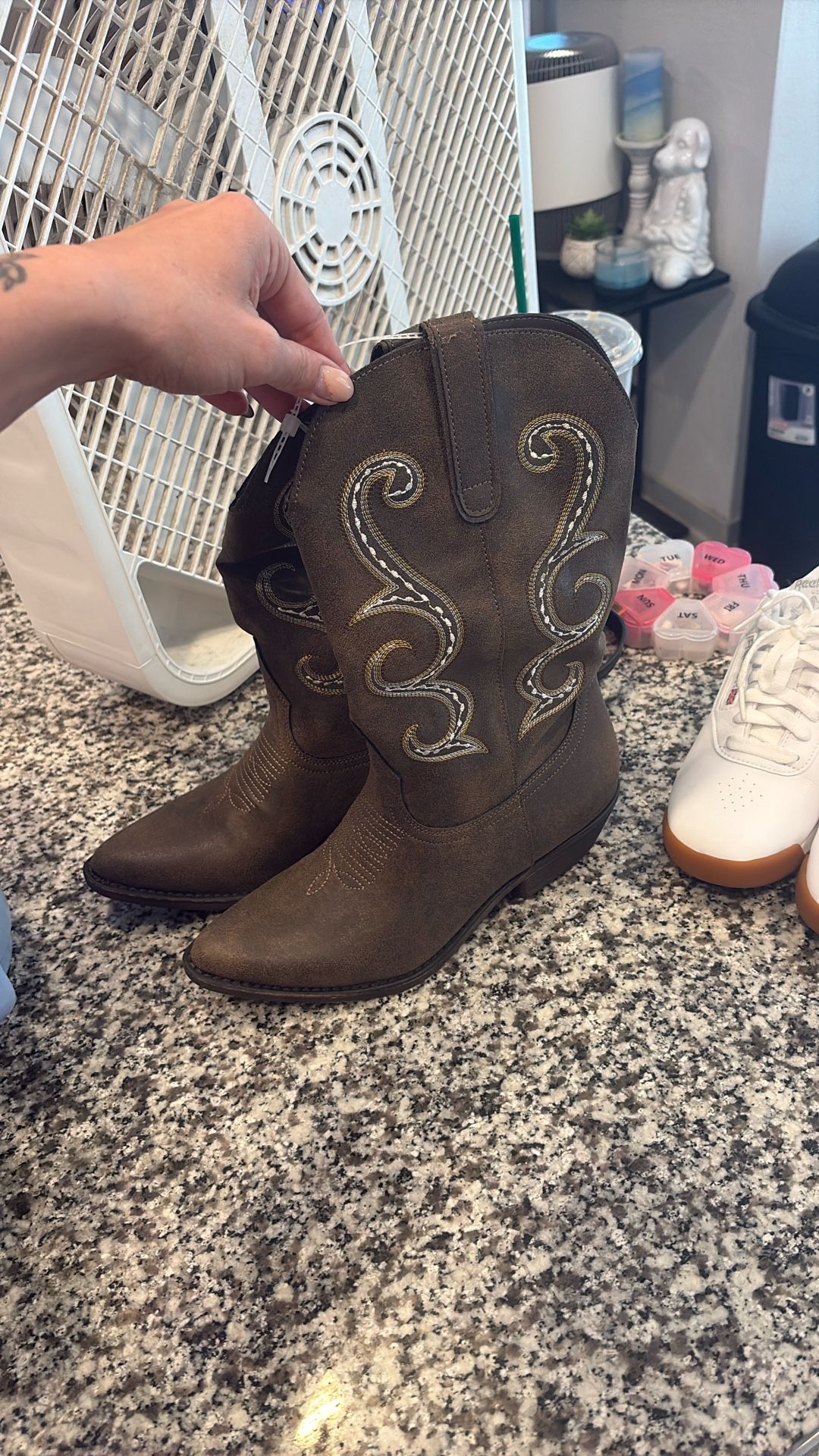 Women’s Size 8 Cowgirl Boot