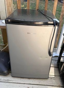 Mini fridge