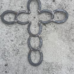 Horseshoe Cross