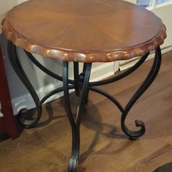 Antique Wood & Iron Table 25×25