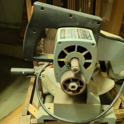 Delta chop saw w blade. free. needs 25$  belt.