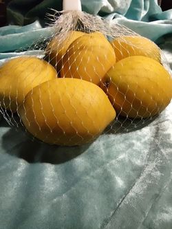 Way Fair Allen Grove False Realistic Lemons 6 In Bag Thumbnail