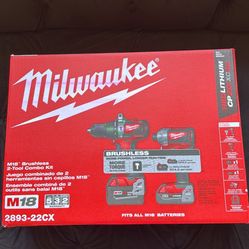 Milwaukee Tool M18 Brushless Hammer Drill and Impact Driver Combo Kit