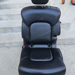 2018-2021 Infiniti Q80 Nissan Armada 2nd row seat