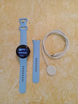 Google Pixel Watch 2 - 41MM - Silver Case/Blue Band + Charging Stand