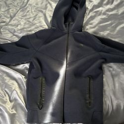 Medium dark blue nike tech