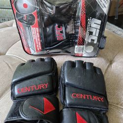 Boxing Pumch Mitts & Sparring Gloves