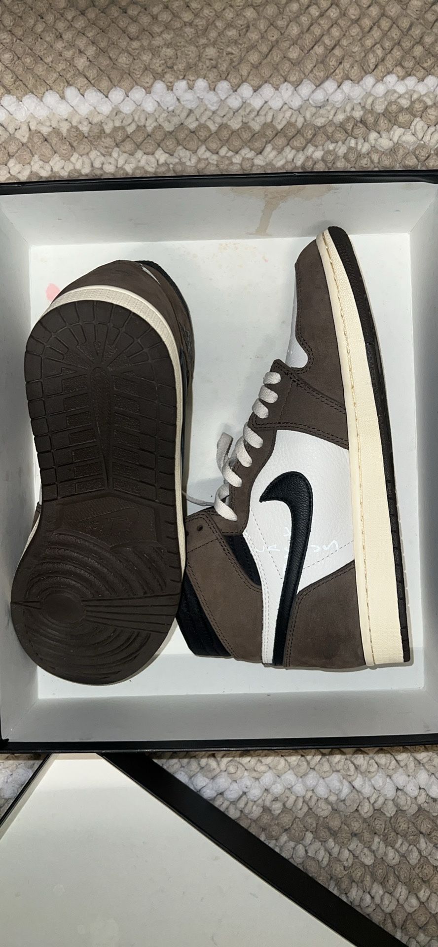 Travis Scott X Air Jordan 1 Retro High OG “Mocha”