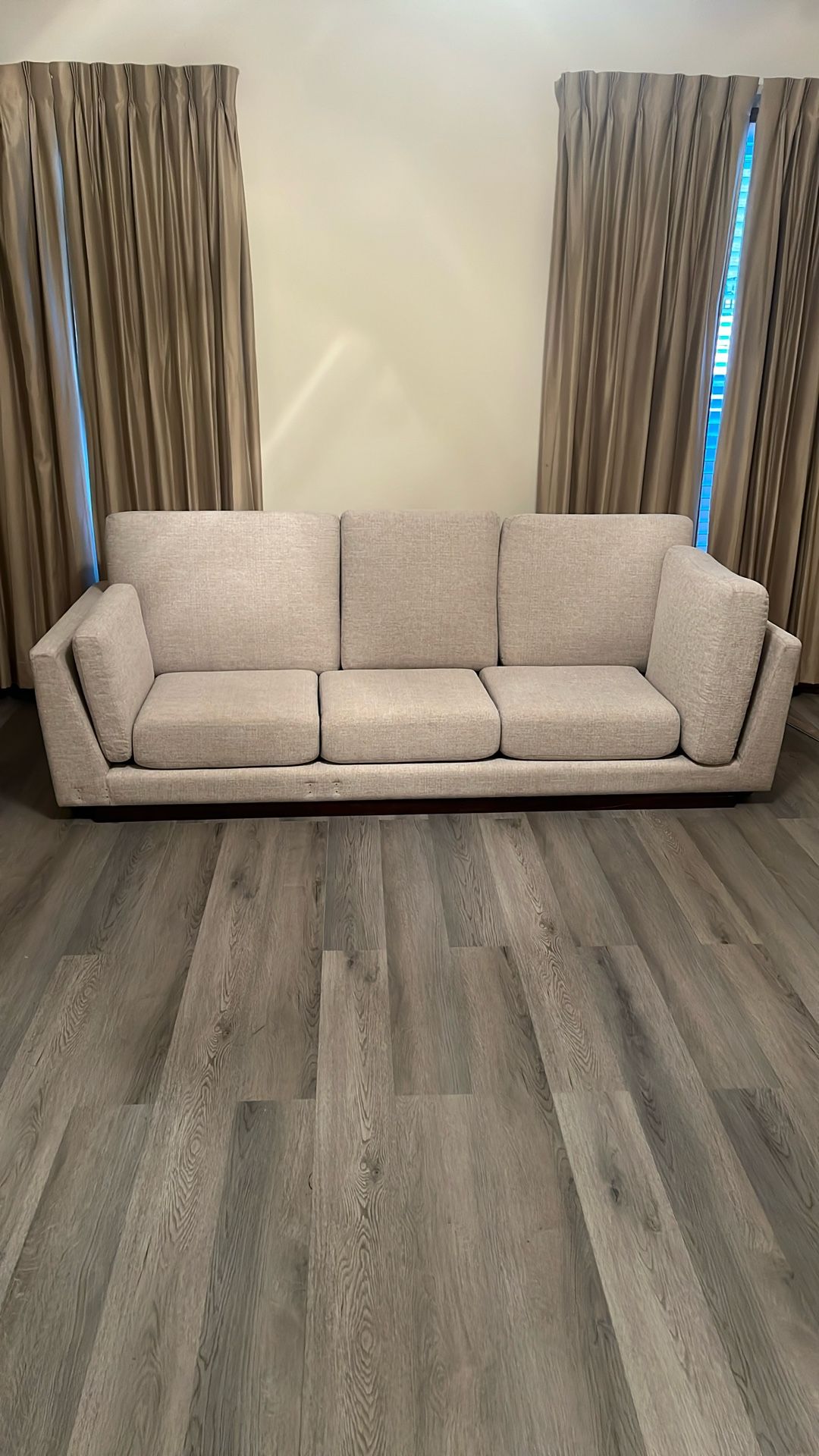 Article Sofa