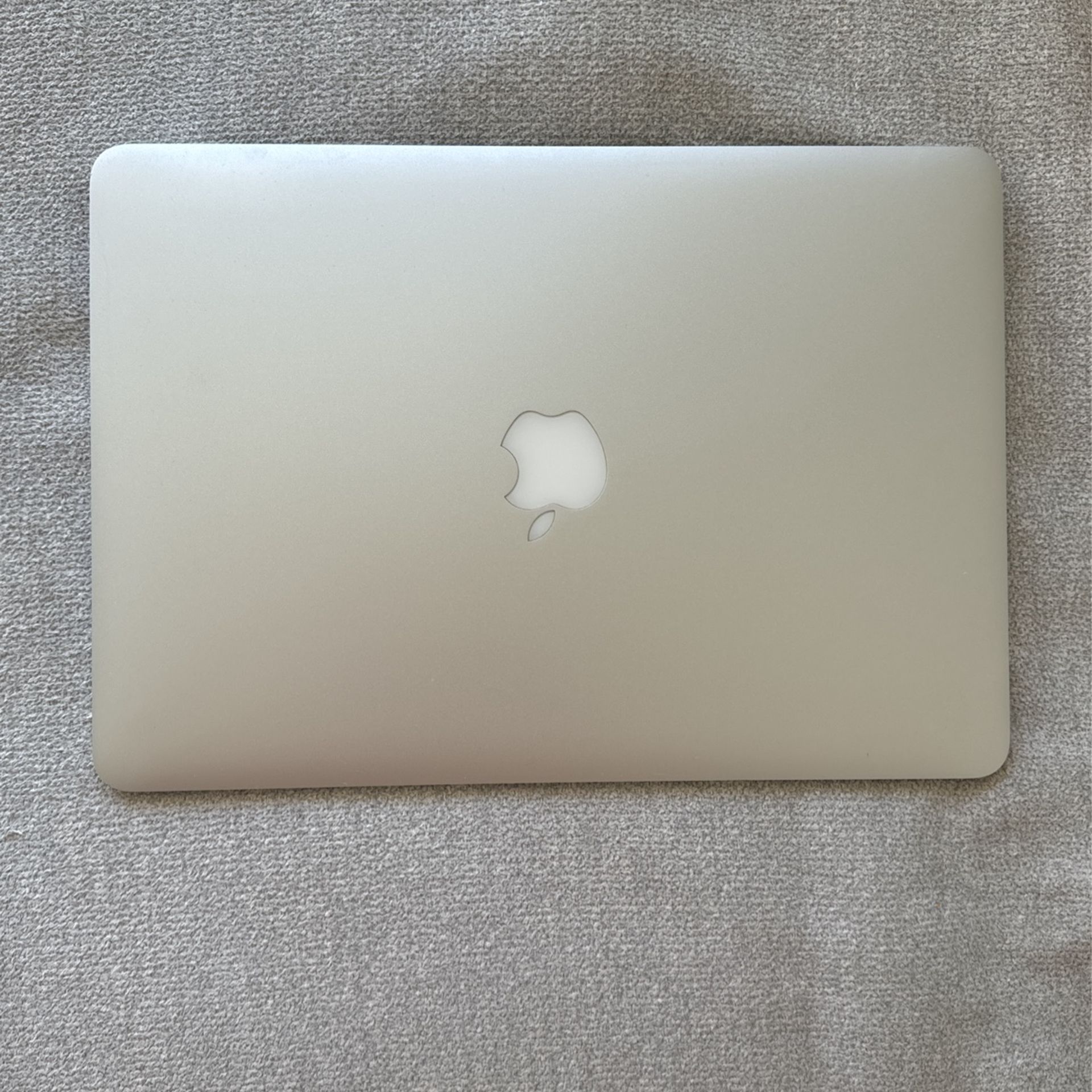 13” MacBook Air 128GB (new charger)